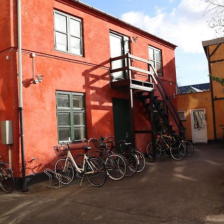 Charming Red Courtyard Apartment Copenhaga Exterior foto