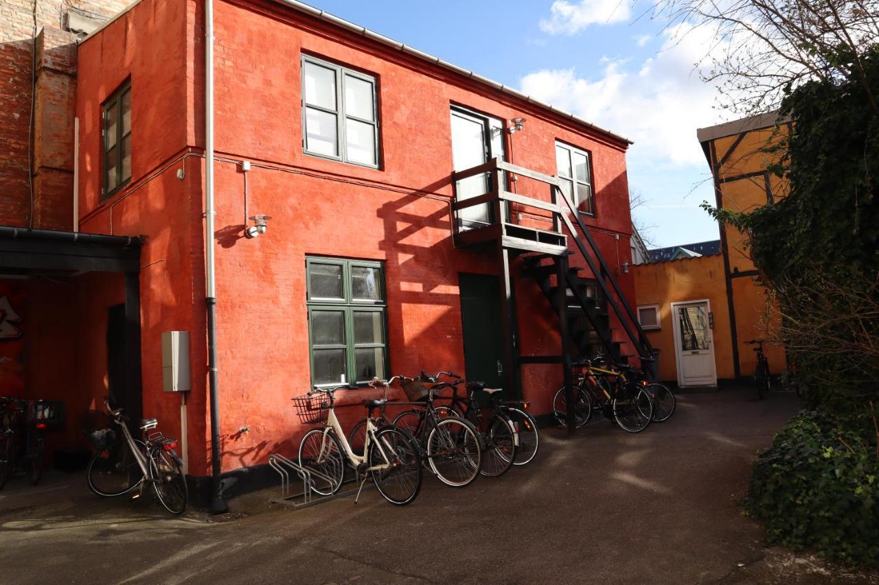 Charming Red Courtyard Apartment Copenhaga Exterior foto